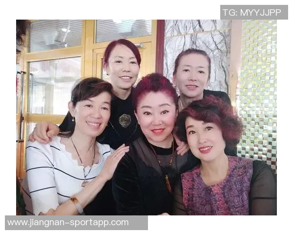 艾弗森回忆童年穿着风格独特自学成才的成长经历分享