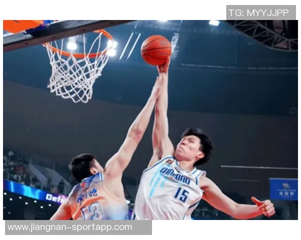 杨瀚森背靠背出战2分半引发热议登上微博热搜榜第二位