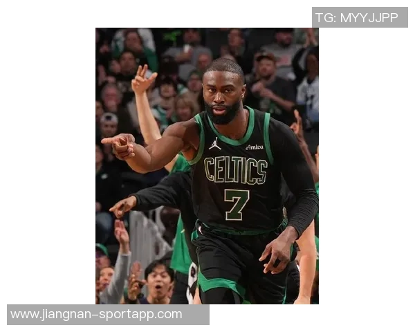 杰伦布朗回应外界质疑坚定信念期待赛季精彩表现