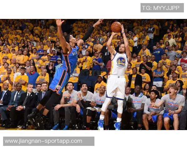 库里半场状态低迷投篮命中率不足三成三分球表现不佳 库里半场状态低迷投篮命中率不足三成三分球表现不佳