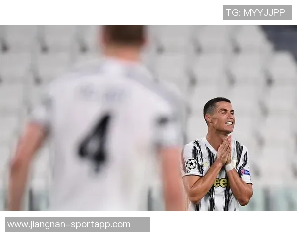 尤文前球员揭露C罗对萨里战术不满用吃草方式表达自己对比赛的理解